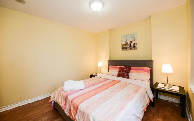 Canadian Madmac Furnished Apartment - Square One Ovation
