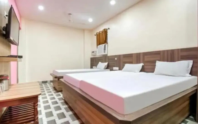 Goroomgo Royal Stay Gadiyahat Kolkata