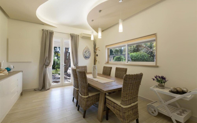 1059 Villa Ariel in Torre Lapillo
