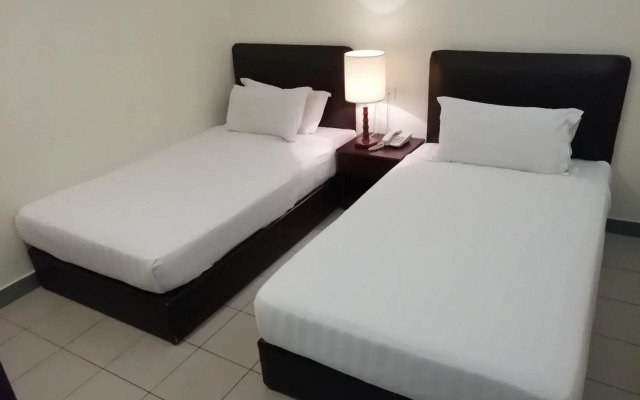 DM Hotel