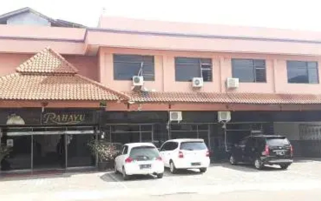 Capital O 2242 Hotel Rahayu