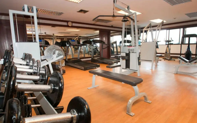Апартаменты Omni Tower Direct Rooms Sukhumvit Soi 4