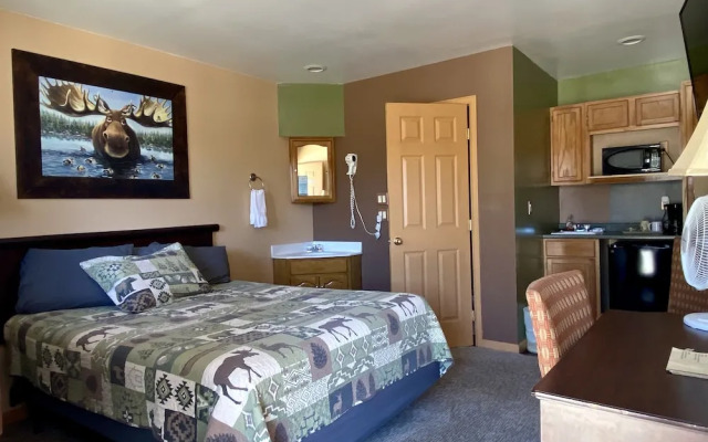 Moosehead Lodge & Cabins