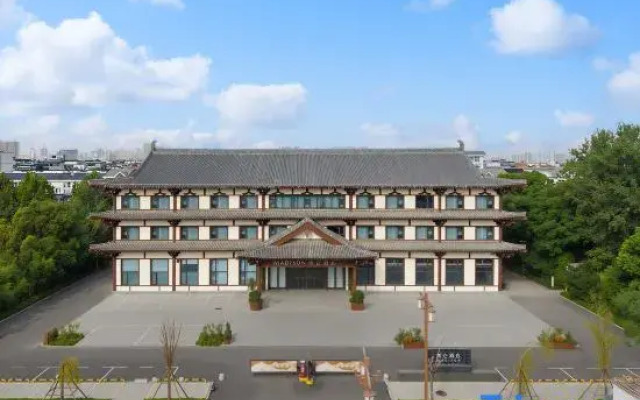 Luoyang Museum, Longmen High-speed Railway Station, Meilun Hotel