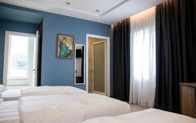 Hotel Blini