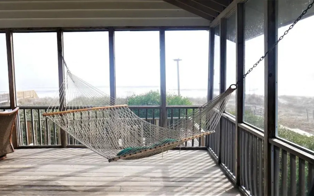 Granny's Beach House - 6 Br Home