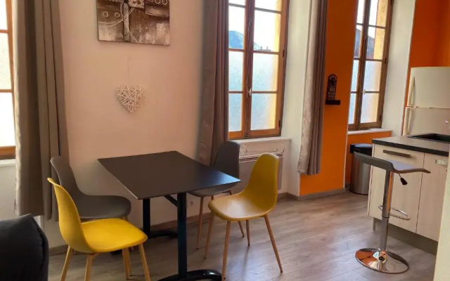 Millau Superbe Studio 35m2 Centre ville calme et Ajouré
