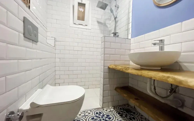 2BR and 2bath balcony apt in heart of isatanbul #3
