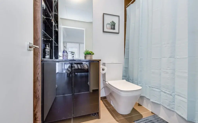 Beautifully Designed 2BR Suite Financial District