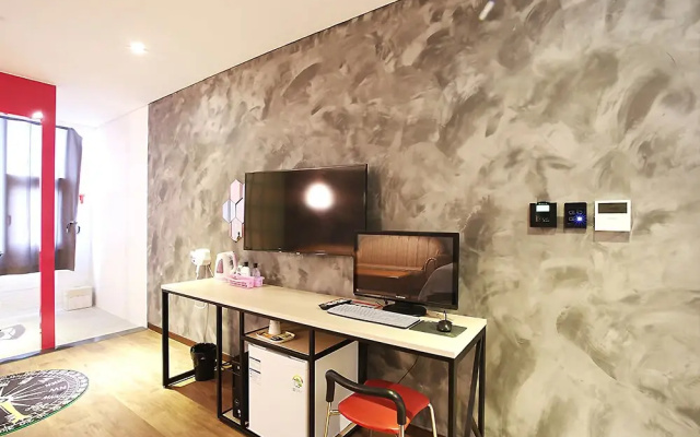 K City Hotel