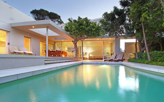 Lion's View Villa & Apartment