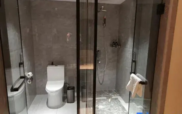 Yahou Light Luxury Hotel