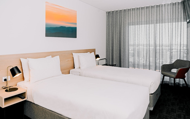 Tom's Court Hotel