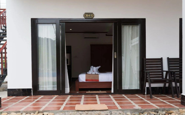 Vang Vieng Savanh Sunset view resort