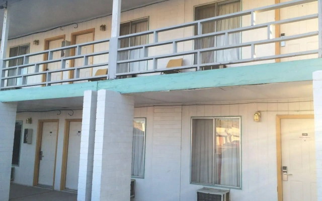 Economy Inn