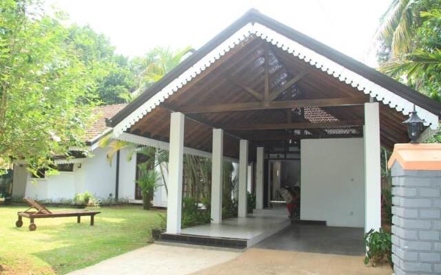 Отель Villa Taprobane вид на фасад