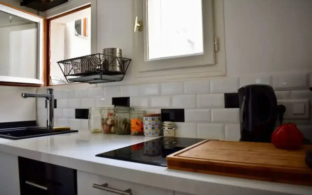 Close To Montmartre 1 Bedroom Apartment