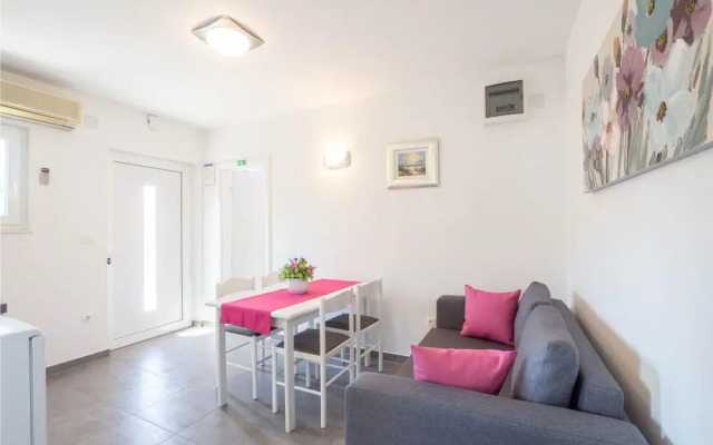 Beautiful Apartment in Podstrana With Wifi and 2 Bedrooms