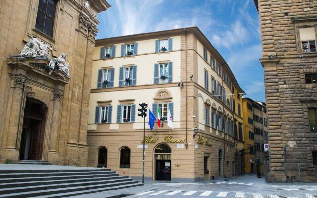 Отель Bernini Palace Италия, Флоренция - 9 отзывов об отеле, цены и фото номеров - забронировать отель Bernini Palace онлайн вид на фасад
