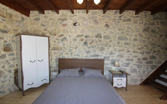 Malia Stone Residence - Secluded Cozy Retreat