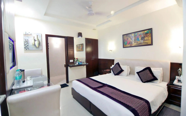 Taj Inn Hotel