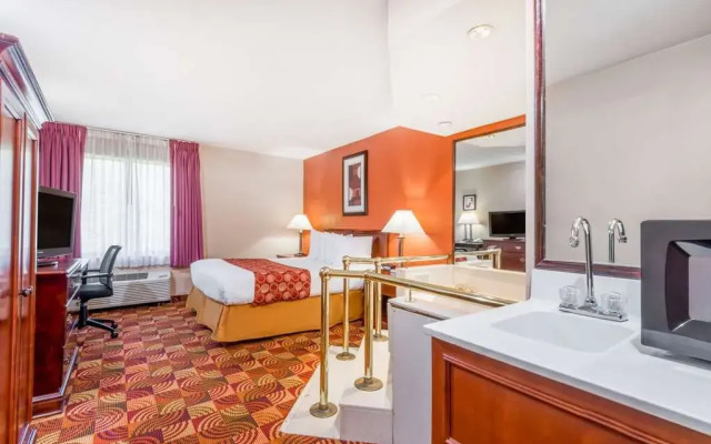 Baymont Inn Suites Indianapolis Airport