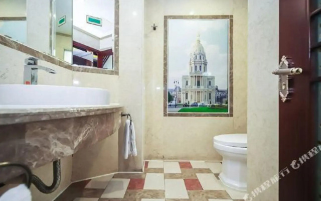 Vienna Hotel (Nanjing Hexi Golden Eagle Shop)