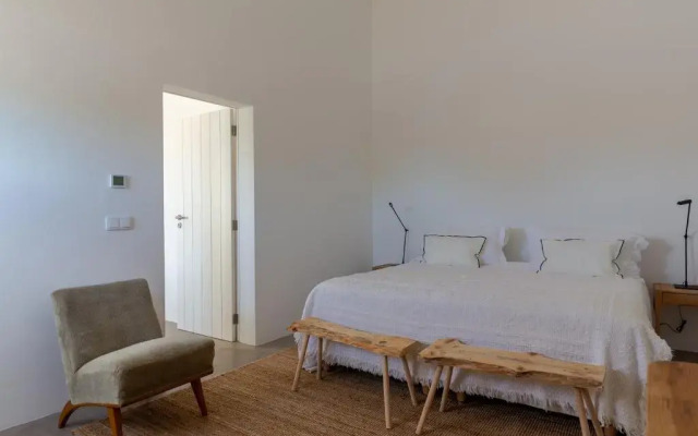 Cenoura-Brava Villas & Suites.