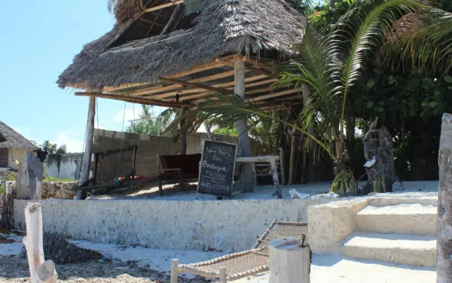 Nyamkwi White Sands