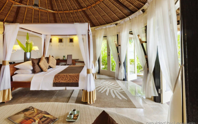 Отель Banyan Tree Vabbinfaru