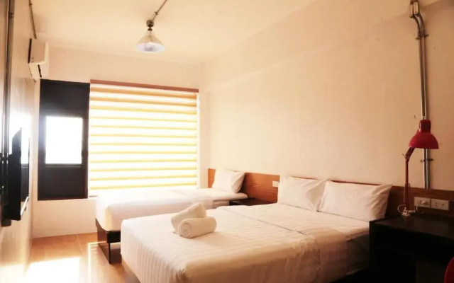 Travelbee Seaside Inn