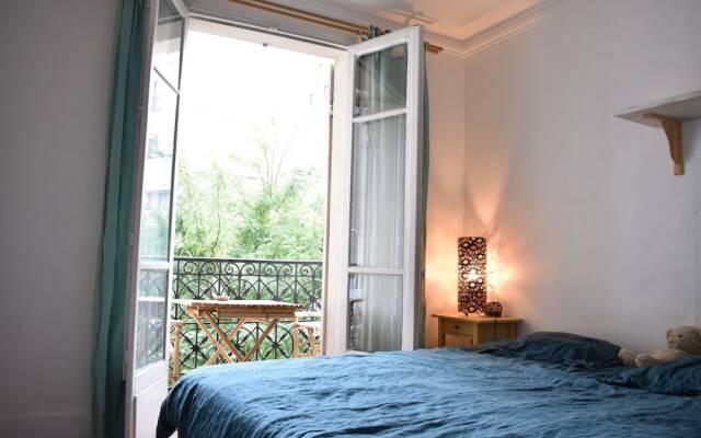 Апартаменты Large Apartment Near Bercy комната для гостей