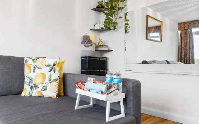 Apartment - Sleeps 4 - Business or City Breaks