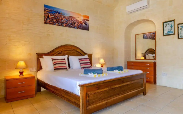 The Grand Authentic House with Private Pool