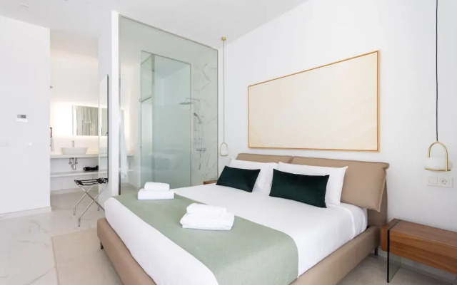 Crystal I Luxury Apartments