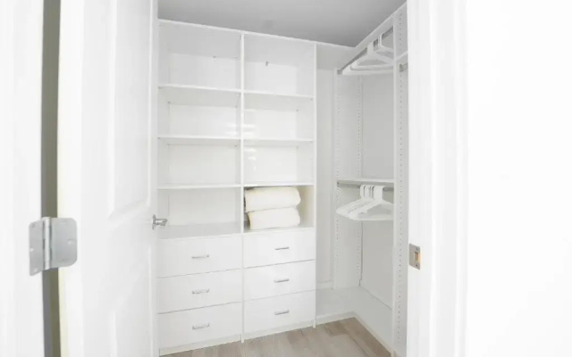Thomas Sea Suites at Harbourtown