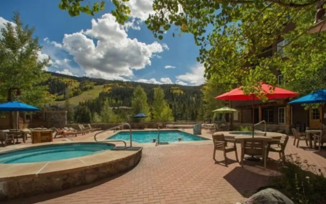 Premier 2 Bedroom Mountain Condo in River Run Village With Expansive Mountain Views and Walking Distance to Ski Slopes