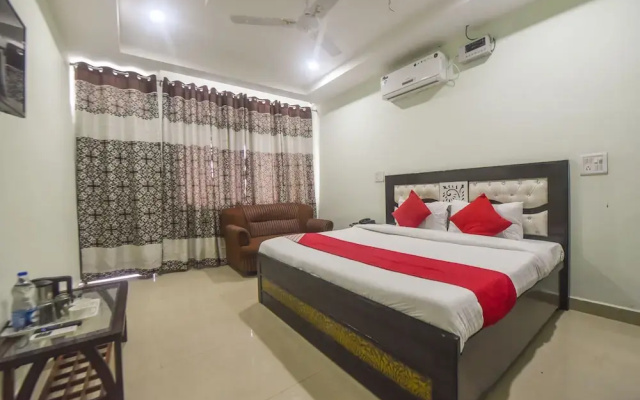 OYO 10566 Hotel Shanti Guest House