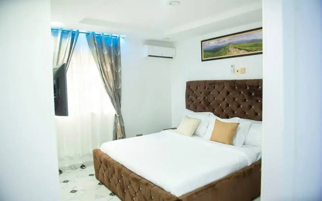 Furnished 3 Bedrooms Apartment With Wifi