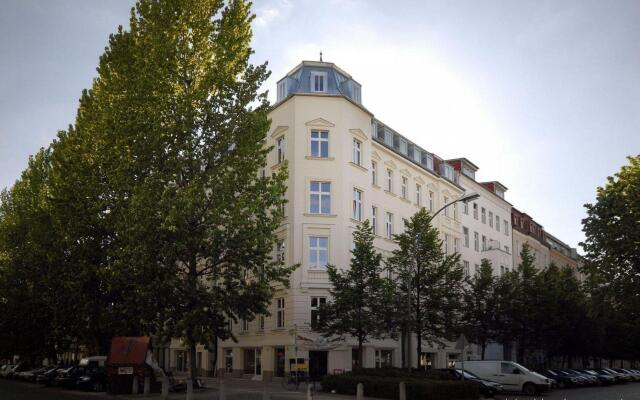 Отель Old Town Apartments Metzer Strasse Германия, Берлин - отзывы, цены и фото номеров - забронировать отель Old Town Apartments Metzer Strasse онлайн вид на фасад
