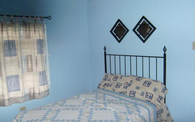 Отель New Kingston Guest Apt at Sonoma Estate вид на фасад