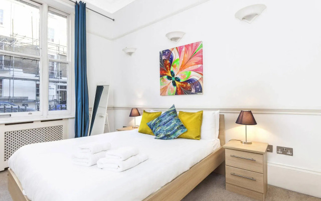 Club Living - Hyde Park Apartments