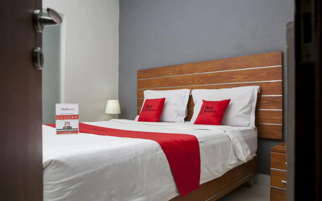 RedDoorz near Asia Afrika