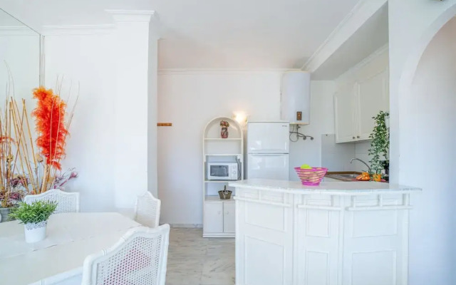Sea & Mountain View Apartment