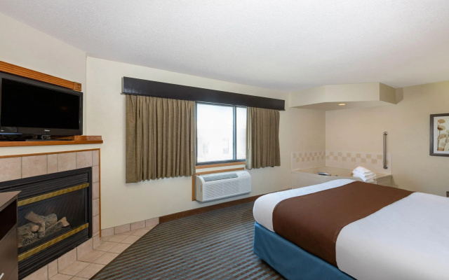 AmericInn by Wyndham Lincoln North