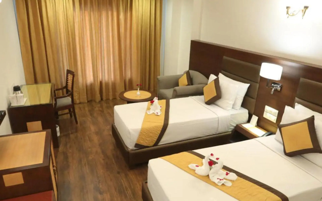 Hotel Meraden Grand