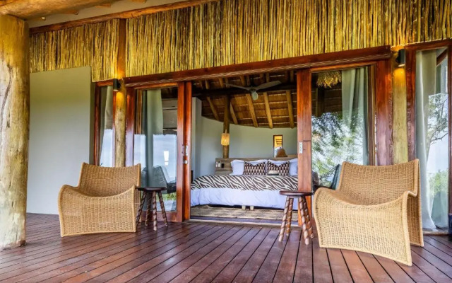 Buffalo Ridge Safari Lodge