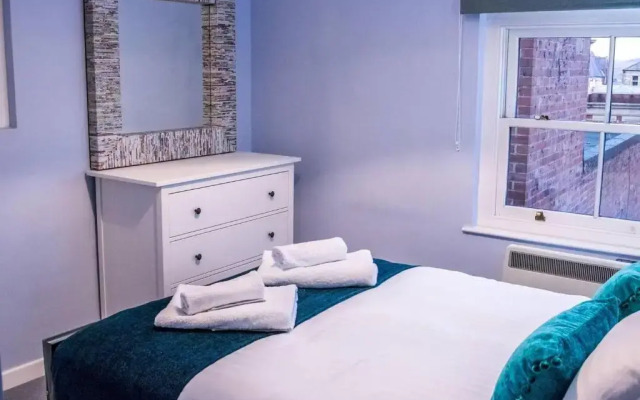 Warehouse Apartment-1 King Bed, Sleeps 2
