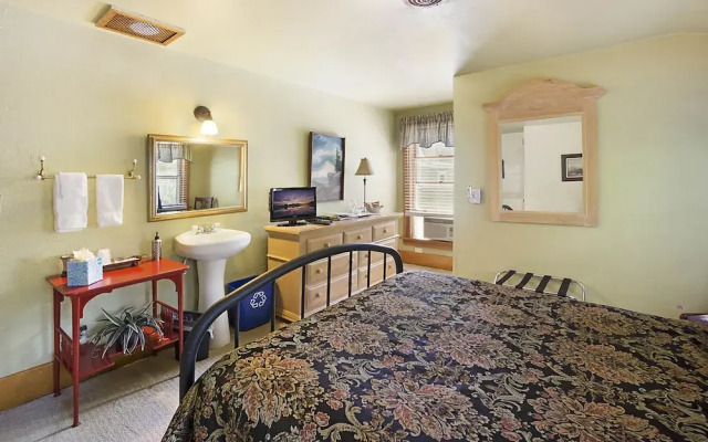 Avenue Hotel Bed and Breakfast