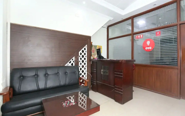 OYO 16443 Hotel Jb